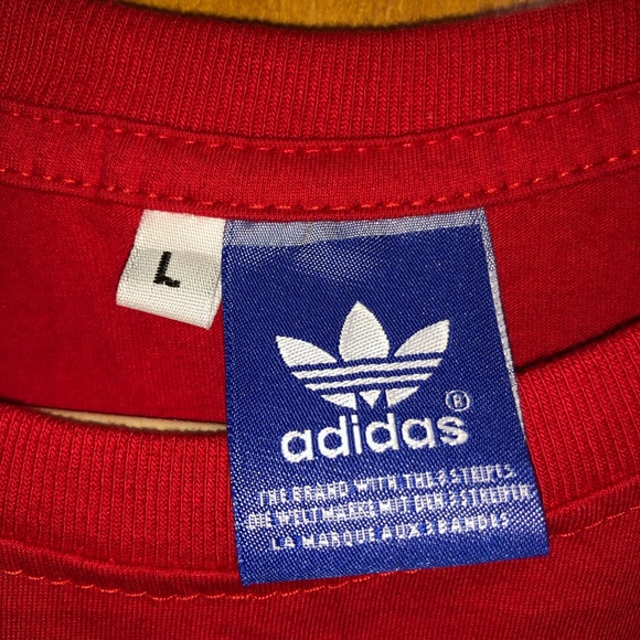 ‼️SOLD‼️Red Adidas T-Shirt with Logo - Picture 4 of 4